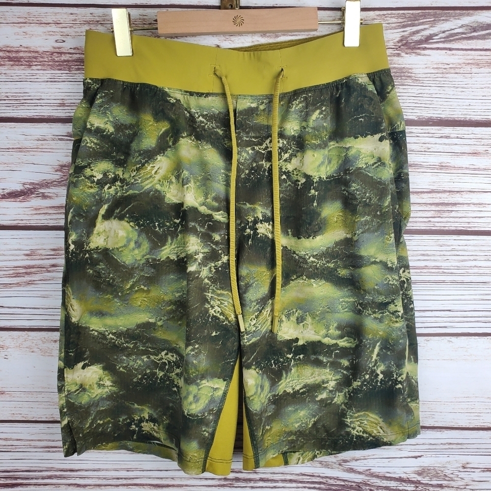 Lululemon Mens Small T.H.E. THE Linerless 9" Green High Drive Athletic Shorts - Picture 2 of 10